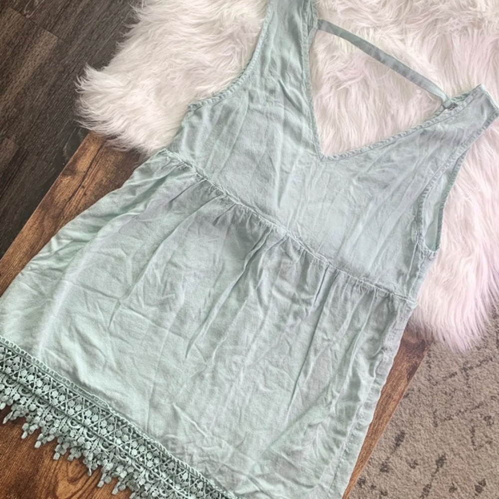 NWOT Tobi Lace Hem Tank Top